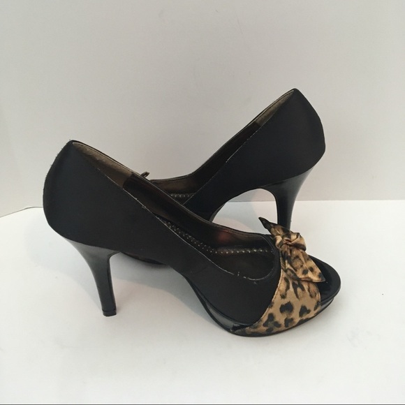 Rampage peep toe black satin high heels with animal print bow size 8 M - Picture 4 of 10